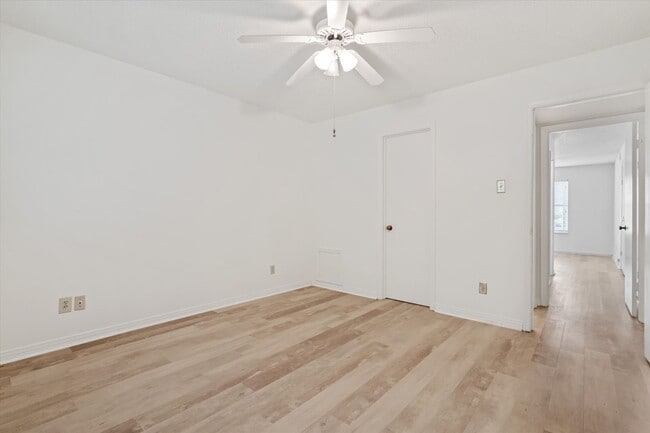 Building Photo - SPANISH VILLA CONDOMINIUM