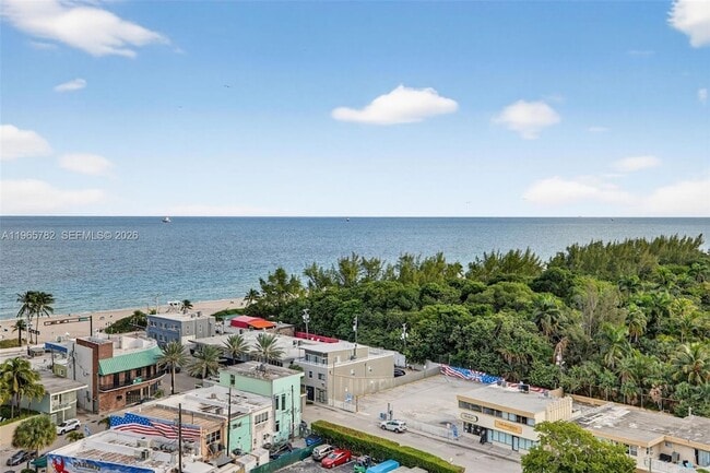 Building Photo - 3000 E Sunrise Blvd