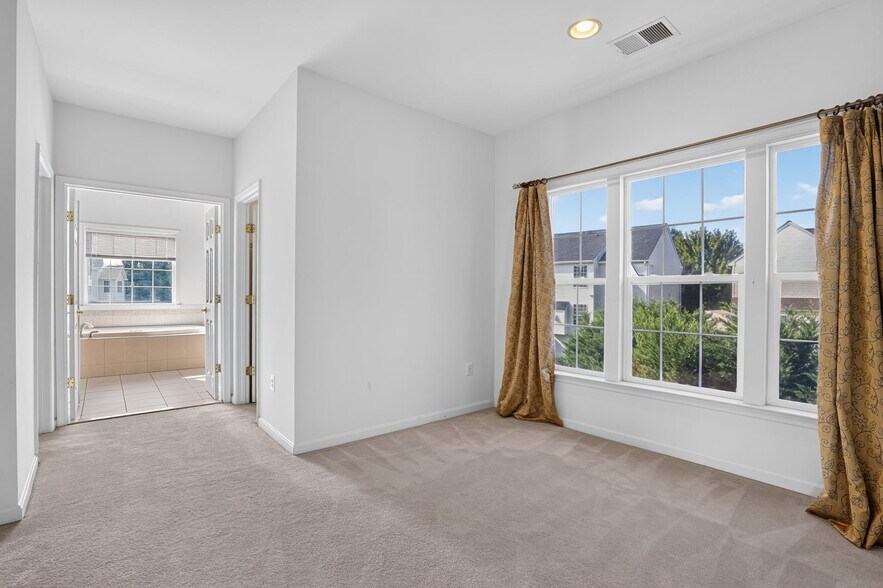 Building Photo - 44331 Apache Cir