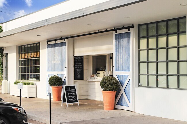 Building Photo - 2712 W Holcombe Blvd