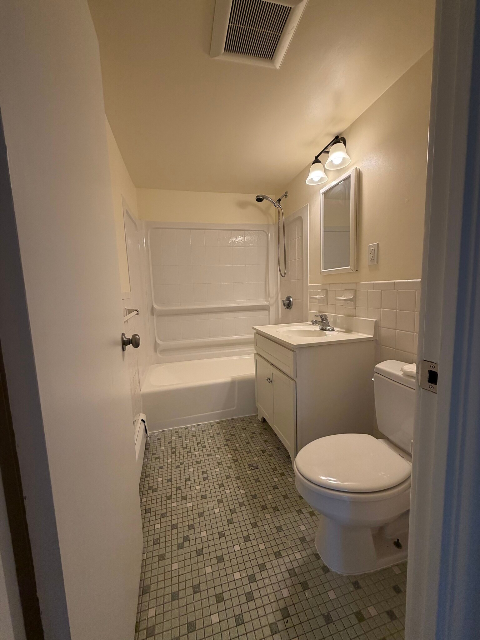 Building Photo - 116 Sutherland Rd