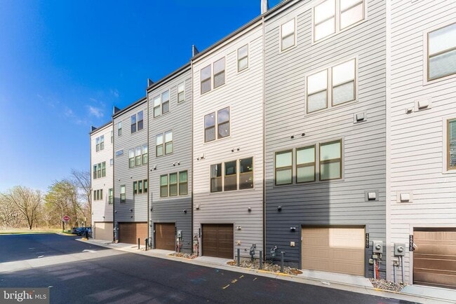 Building Photo - 12742 Verdant Wy