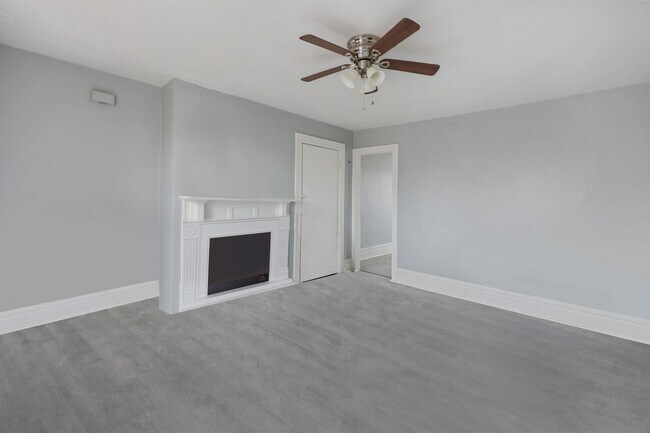 Building Photo - 1210 Maple Ave