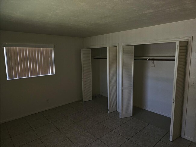 Building Photo - 1032 NW 5th Ave