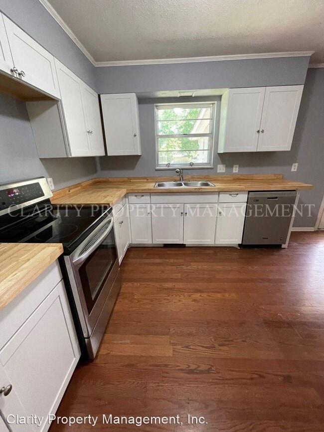 Building Photo - 3 br, 2 bath House - 917 Towanda Trail