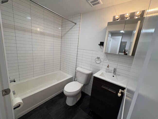 Building Photo - 223 Hancock Ave