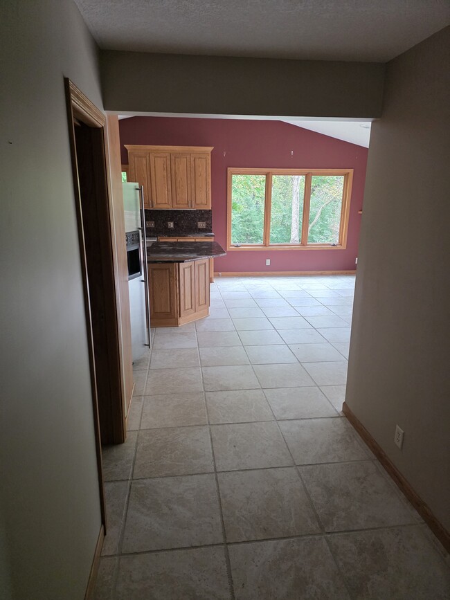 Building Photo - 4110 Juneau Ln N