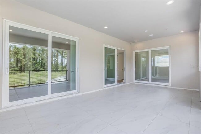 Building Photo - 16110 Pendio Dr