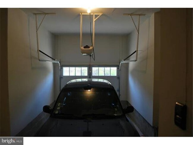 Building Photo - 105 Brinley Ct