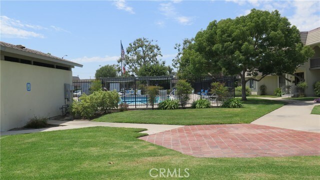 Building Photo - 9684 Paseo De Oro