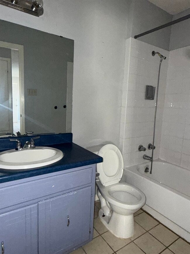 Building Photo - 108 Fiesta Dr