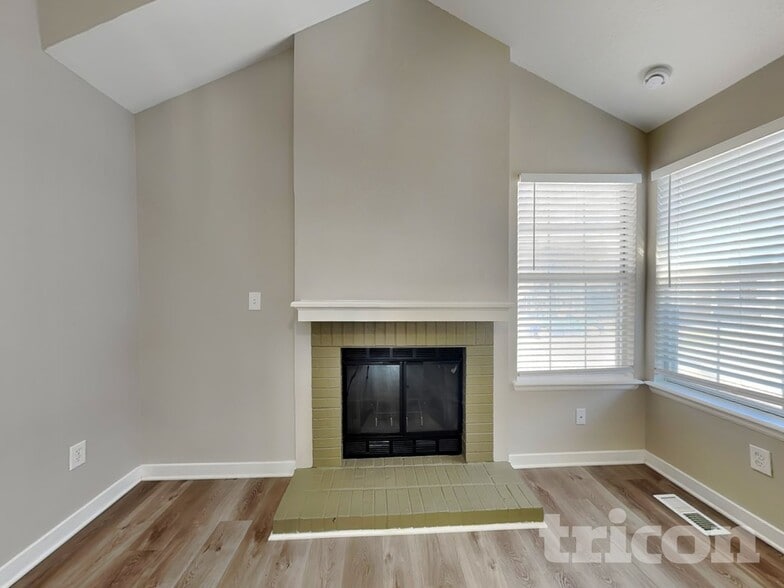 Building Photo - 9227 S Butterwood Ct