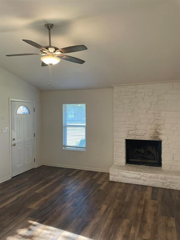 Building Photo - 8801 Pineridge Dr