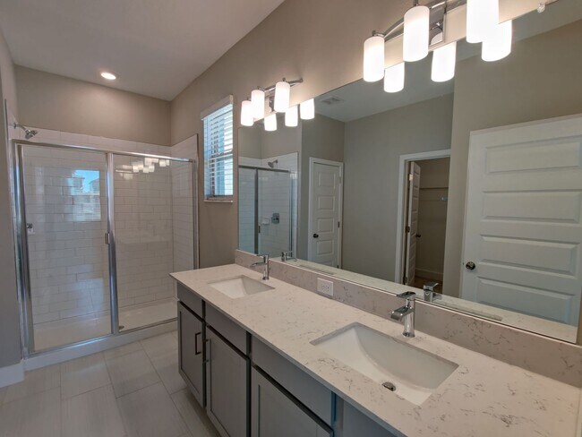 Building Photo - 9570 Little Bluestem Dr