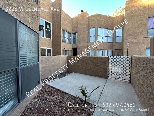 Building Photo - 3228 W Glendale Ave