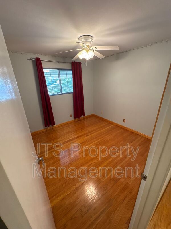 Building Photo - 2128 W La Loma Dr