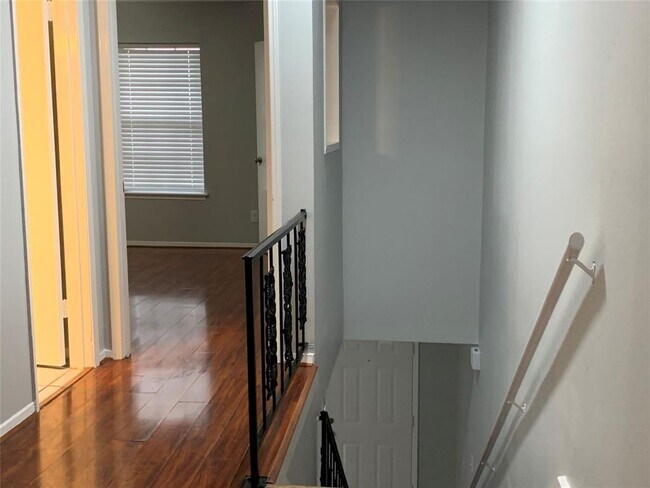 Building Photo - 1704 Jenkins Rd