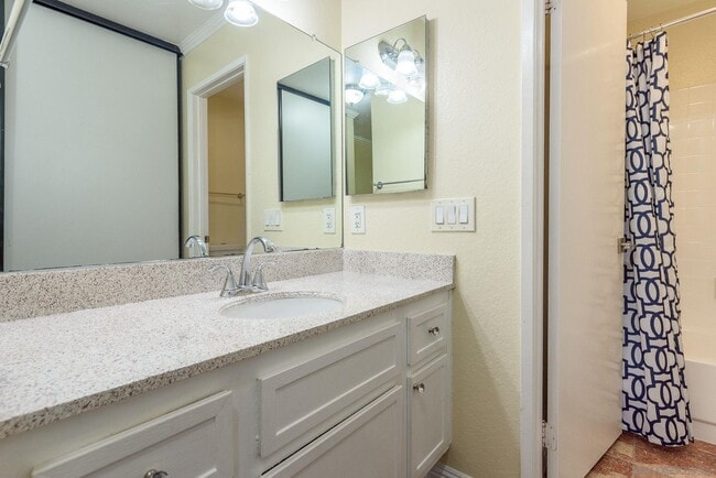 Building Photo - 13294 Wimberly Square