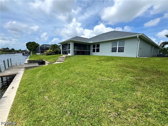 Building Photo - 3829 SW 17th Pl