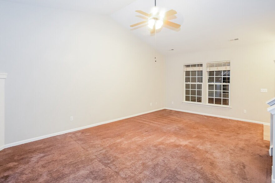 Building Photo - 1020 Duck Point Dr