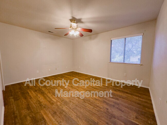 Building Photo - 320 Peanut Dr