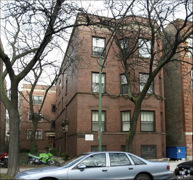 Buckingham Place 650652 W Buckingham Pl Chicago IL 60657 Apartment