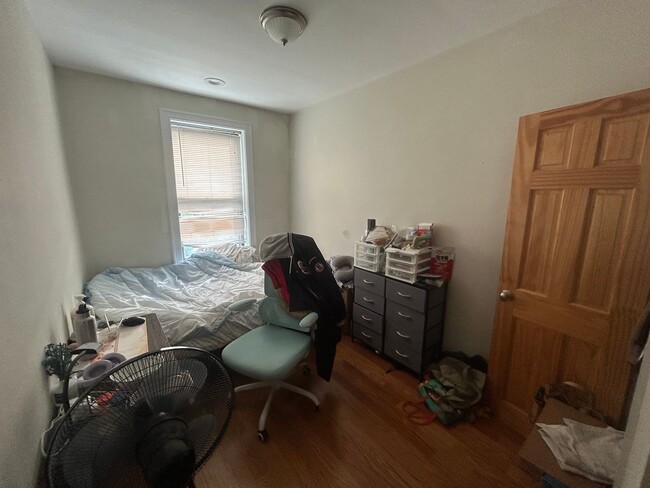 Building Photo - South End / Lower Roxbury 4 Bed – In-Unit Laundry – Porch – No Fee
