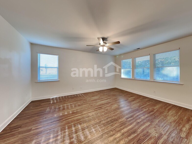 Building Photo - 225 Rivulet Dr