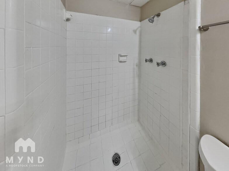 Building Photo - 6536 Paul Way
