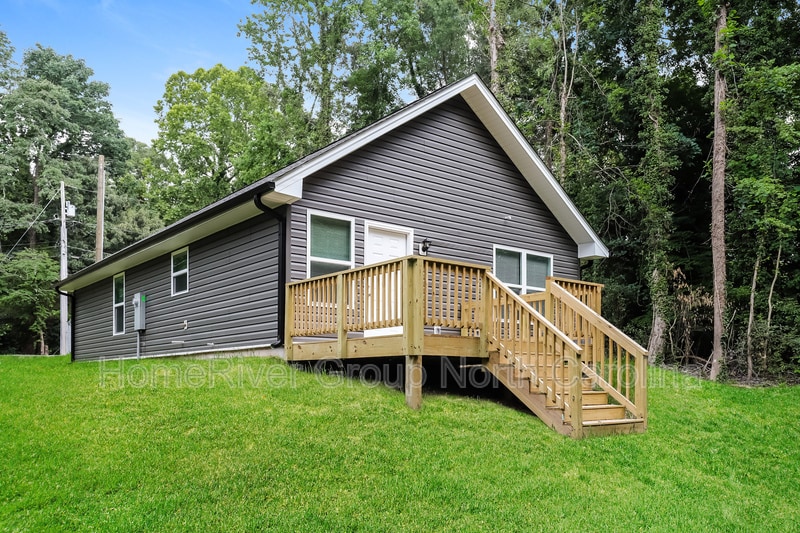 Building Photo - 231 Willowood Dr