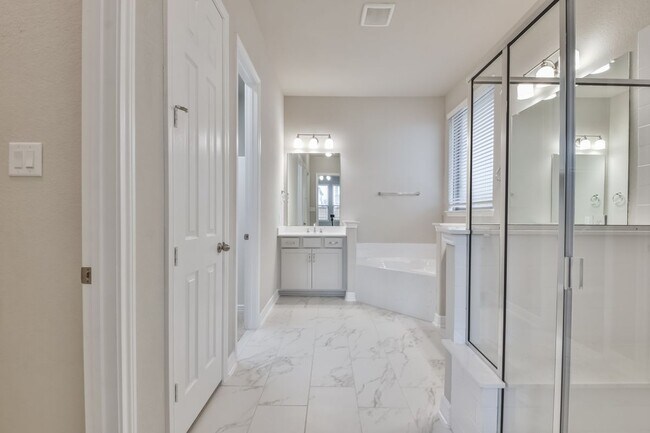 Building Photo - 27124 Regal Scott Dr