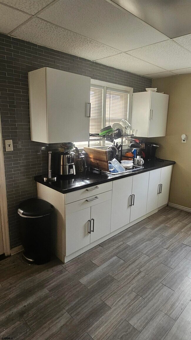 Building Photo - 130 Wilmer St