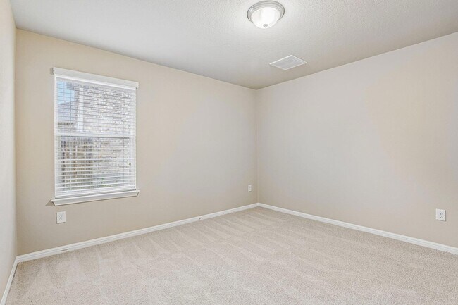 Building Photo - 10604 Menominee Falls Ln