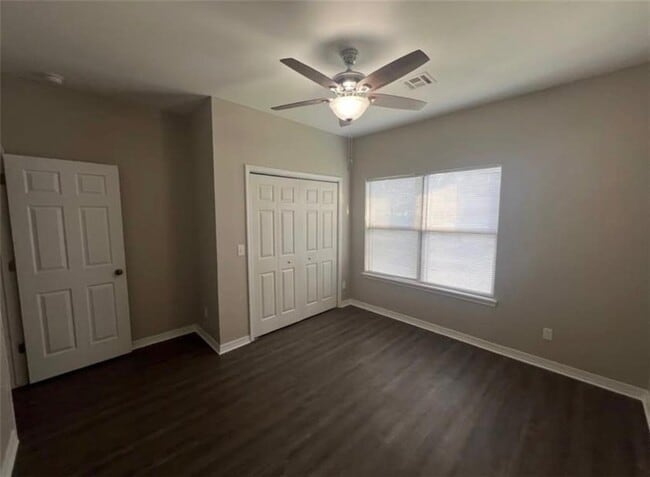 Building Photo - 3010 SE J St