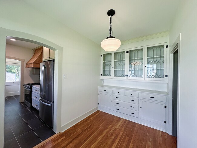 Building Photo - 2726 Sanger Ave