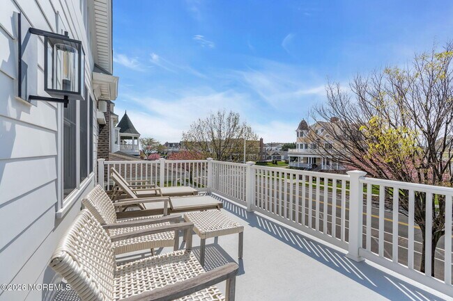 Building Photo - 112 Sylvania Ave