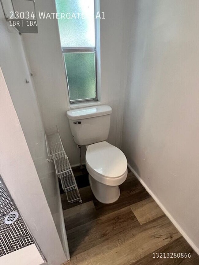 Building Photo - 23034 Watergate-A1