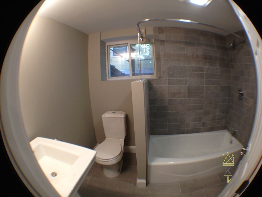 Building Photo - 672 Washington St