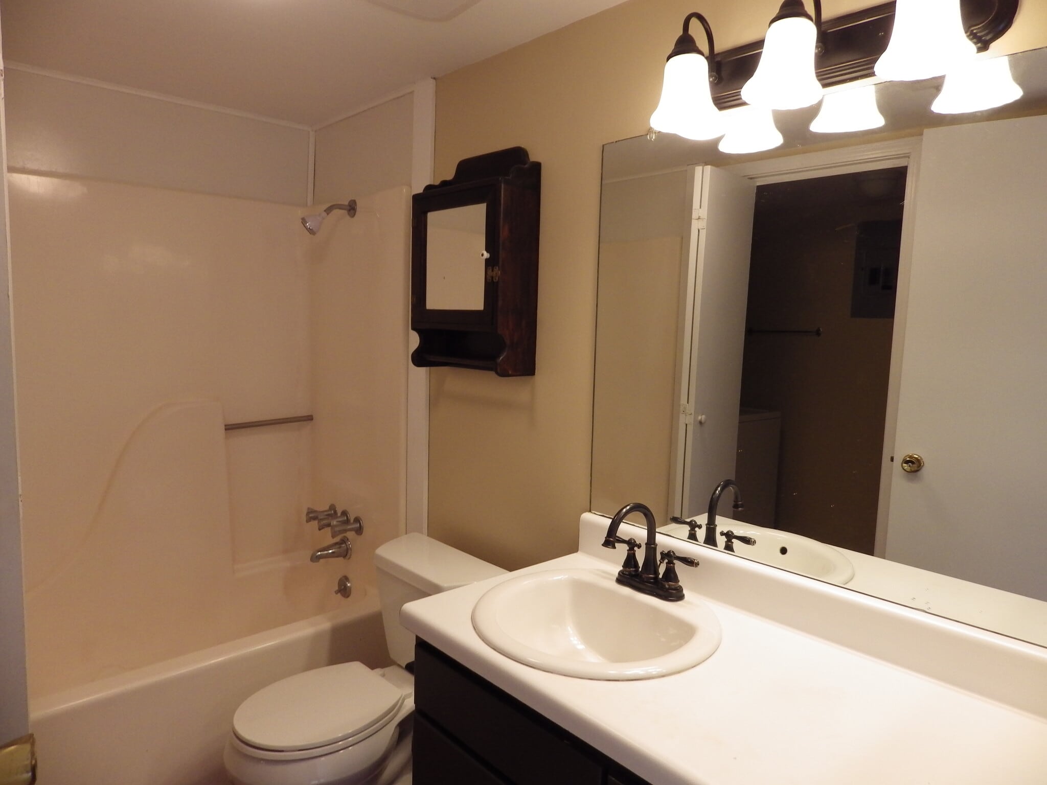 Bathroom - 510 E Gillespie St