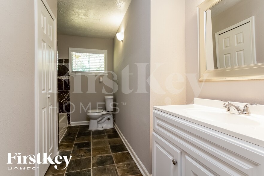 Building Photo - 2505 Texas Ave