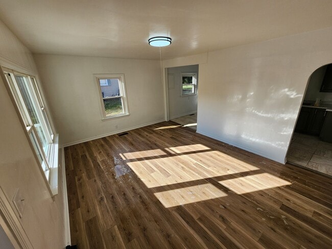 Building Photo - Cozy 3BR Home in Elida - $1,595 - Fully Re...