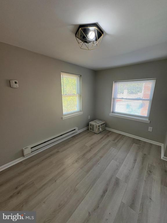 Building Photo - 419 Walnut St