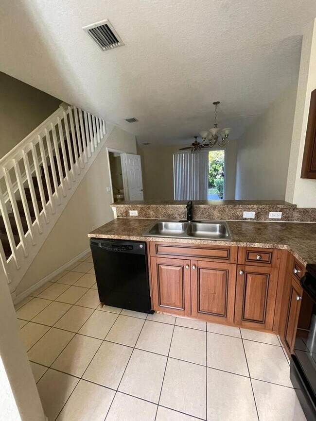 Building Photo - Two bedroom townhouse in gated Sonoma Bay ...