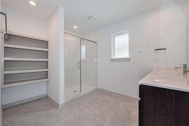 Building Photo - 29518 Paytons Park Ct