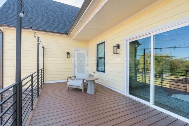 Building Photo - 4005 N Indiana Ave