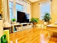 Building Photo - 37 Hilton St