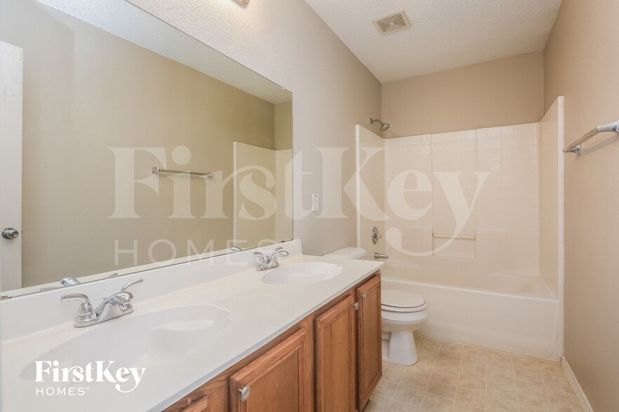 Building Photo - 2908 Robin Ln