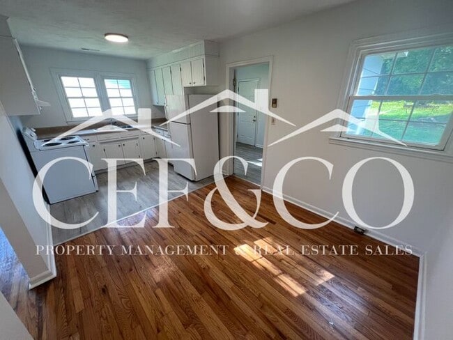 Building Photo - Charming 3-Bedroom, 1-Bathroom Home in Cow...