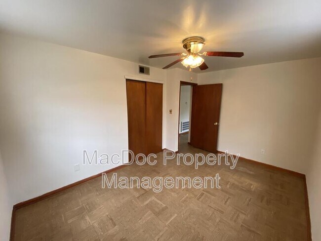 Building Photo - 423 Hill St