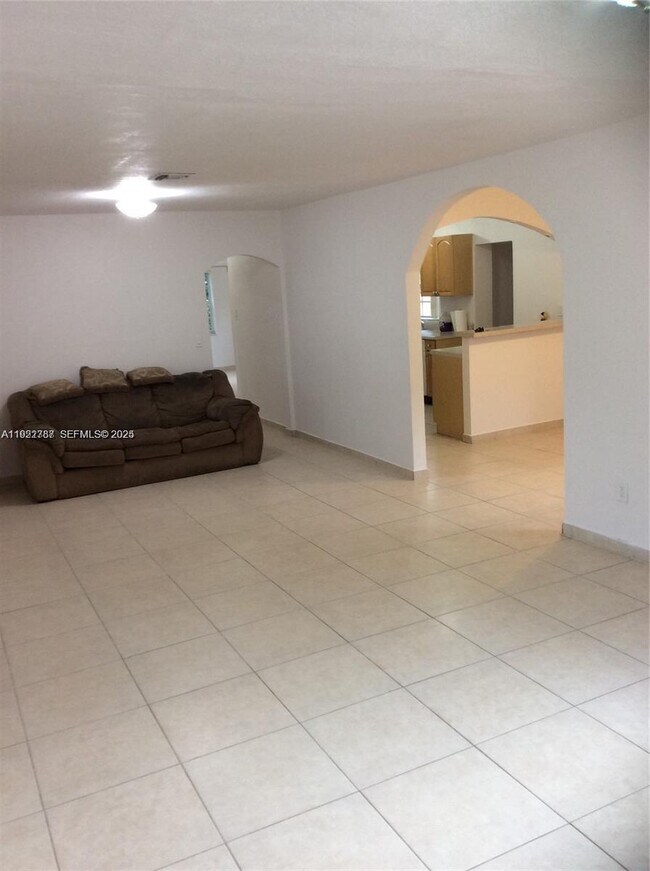 Building Photo - 60 Palmetto Dr